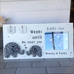 Countdown Frame - White and Gray 'Weeks Until We Meet You' Baby Sign
